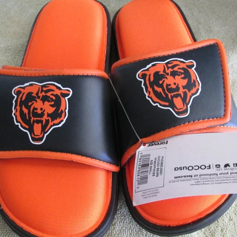 FOCO NWT NFL MERCH CHICAGO BEARS ADJUSTABLE SIZE S MEN'S 7-8 FLIP FLOPS Cover