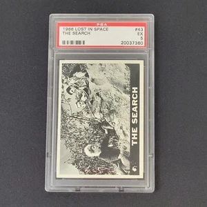 1966 Lost In Space #43 Mint PSA 5 "The Search" Crew On Planet Card - Picture 1 of 2