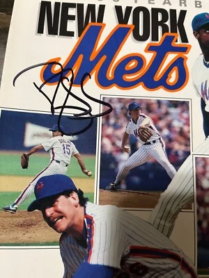Autographed Darryl Strawberry 1990 New York Mets Yearbook Beckett BAS Signed - Image 1 of 4