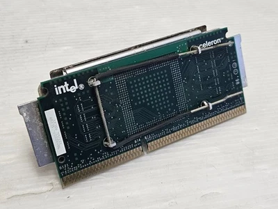 Intel Celeron 333MHz, Slot 1, SL2WN, 128KB Cache, FSB 66MHz, With Heatsink - Image 1 of 3