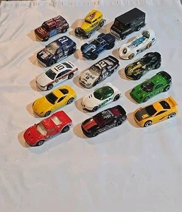 Hot Wheels Konvolut 20 Spielzeugautos gemischt gebraucht Posten Kinder Sammler Spielzeug   - Bild 1 von 16