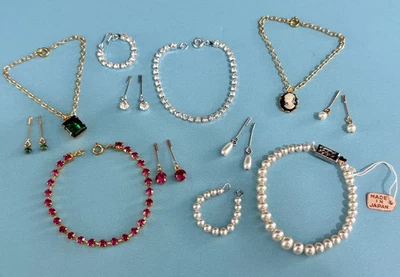 Vintage Doll Jewelry Lot Madame Alexander Cissy Ideal Miss Revlon Toni Dollikins - Image 1 of 4