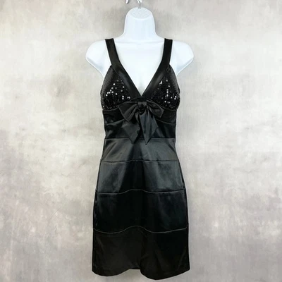 Mini Vestido Zum Lentejuelas Satén 1/2 Y2K Glam Fiesta Noche Salida HoCo Cóctel Club Foto 1 de 4
