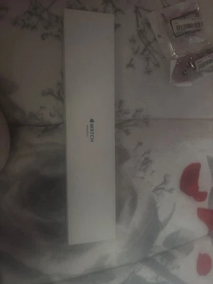 Apple Watch Serie 3 GPS Estuche Banda Deportiva Blanca - MTF22LL/A Foto 1 de 4