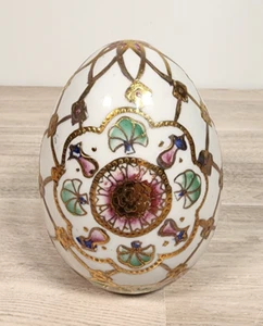 VINTAGE PORCELAIN ASIAN DESIGN HAND PAINTED MORIAGE EGG FIGURINE Easter - Picture 1 of 10