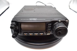 YAESU FT-100 HF(100W)/50(100W)/144(50W)/430(20W) Amateurfunk TRANSCEIVER - Bild 1 von 15