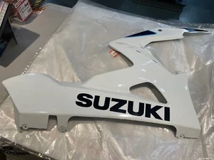 SUZUKI GSX-R1000 94470-41G30-YBD 2005-2006 Suzuki cubierta derecha genuina OEM BLANCO - Imagen 1 de 1