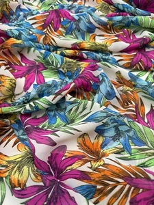 1 Meter White Multi Coloured Floral Georgette Chiffon Dress Fabric 58” Wide - Picture 1 of 6