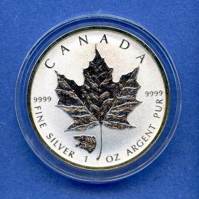 2016 Canada $5 Maple Leaf Queen Elizabeth Wolf Privy 1oz .9999 Silver Bullion - Image 1 of 3