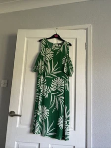 Ladies Lovely Cold Shoulder Dress - Picture 1 of 1
