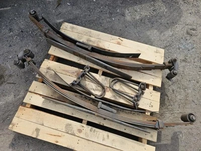 Ford F250 2000 par de resortes de hoja traseros usados 4+1 enviados con pernos en U 32383 Foto 1 de 4