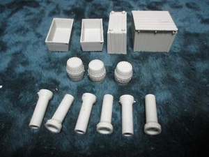 Unbranded O Gauge Lot of Model Railroad Accessories Barrels,Troughs, Pipe, Crate - Picture 1 of 4