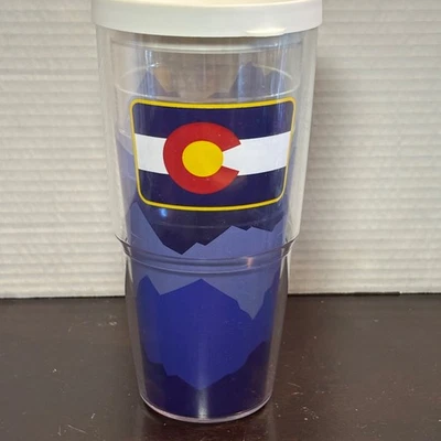 Vaso aislado Tervis Colorado Flag & Mountains 24 OZ sin BPA Foto 1 de 4