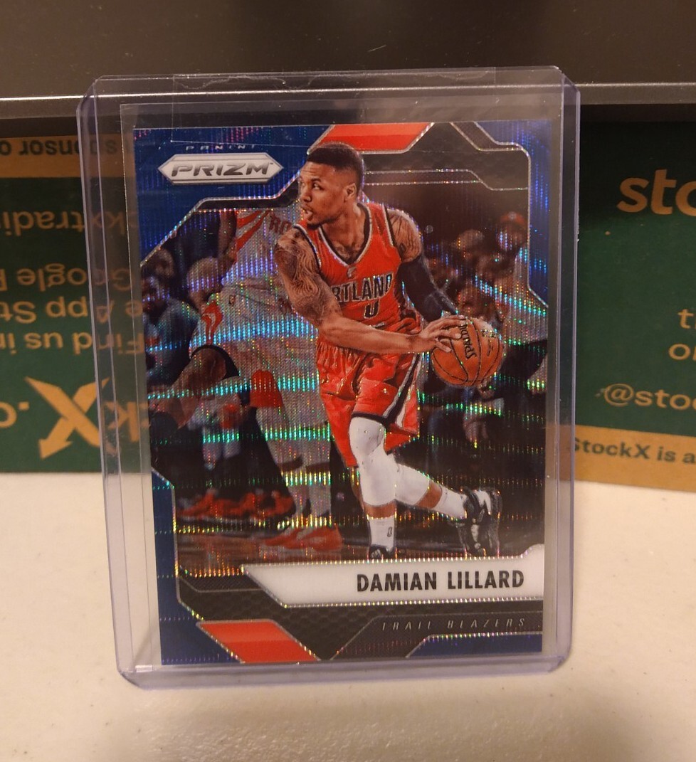 2016-17 PANINI PRIZM DAMIAN LILLARD BLUE WAVE REFRACTOR /99