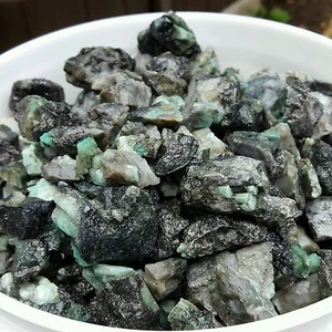LOTE al por mayor de gemas de esmeralda ásperas de 10 lb mineral natural sin buscar cabina lapidaria - Imagen 1 de 7