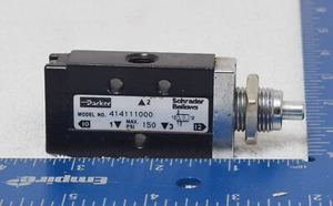 Parker 414111000 Manual Air Control Valve,3-Way,1/8In Npt - Picture 1 of 7