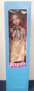 Muñeca posable Spirit Halloween M3gan Megan 2025 24” con soporte nueva RARA 🔥 - Imagen 1 de 16