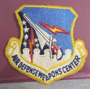 Parche insignia bordado centro armas defensa aérea fuerza aérea años 60 vintage años 60 - Imagen 1 de 3