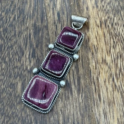 Native Navajo Handmade Sterling Silver Spiny Oyster Shell Drop Pendant - Image 1 of 3