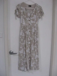 DOTTI BEIGE+WHITE FLORAL SHORT SLEEVE BUTTON UP MAXI DRESS WITH POCKETS SIZE 6 - Picture 1 of 6