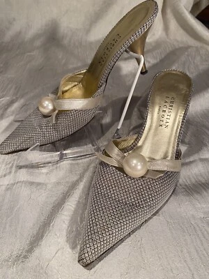 Zapato Christian Lacroix Dorado con Perla Slide Talla 6.5M Usado Estado Foto 1 de 4