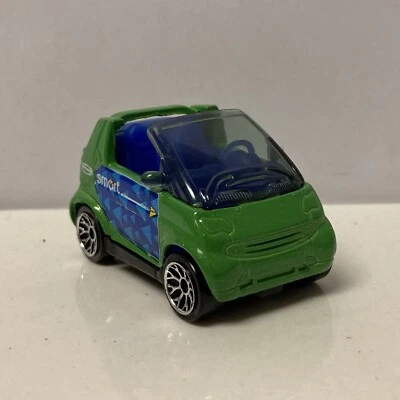 1998-2007 Smart Fortwo Coupe Collectible 1/64 Scale Diecast Diorama Model - Image 1 of 4