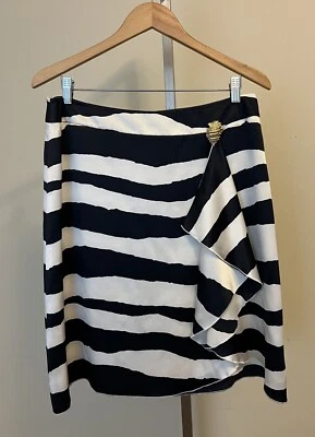 NEW Anne Klein New York Size 12 Blue and White Striped 100% Silk Skirt - Image 1 of 4