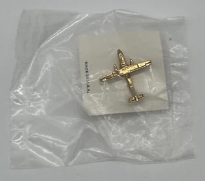 Vintage Airplane Plane Aviation Gold Tone Lapel Pin Hat Pin Tie Tack G00 - Picture 1 of 7