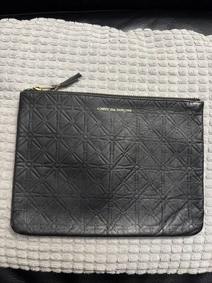 Bolsa de mão COMME DES GARÇONS Suburst radial de couro preta - Imagem 1 de 4