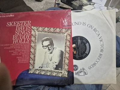 SKEETER DAVIS Sings Buddy Holly LSP-3790 LP estéreo encogible VPI LIMPIO EN MUY BUEN ESTADO+/EXCELENTE+! Foto 1 de 4