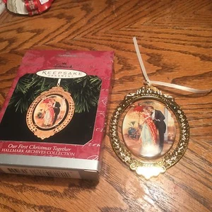Hallmark "Our 1st Christmas Together" ornament Archives Collection-1998 - Picture 1 of 4