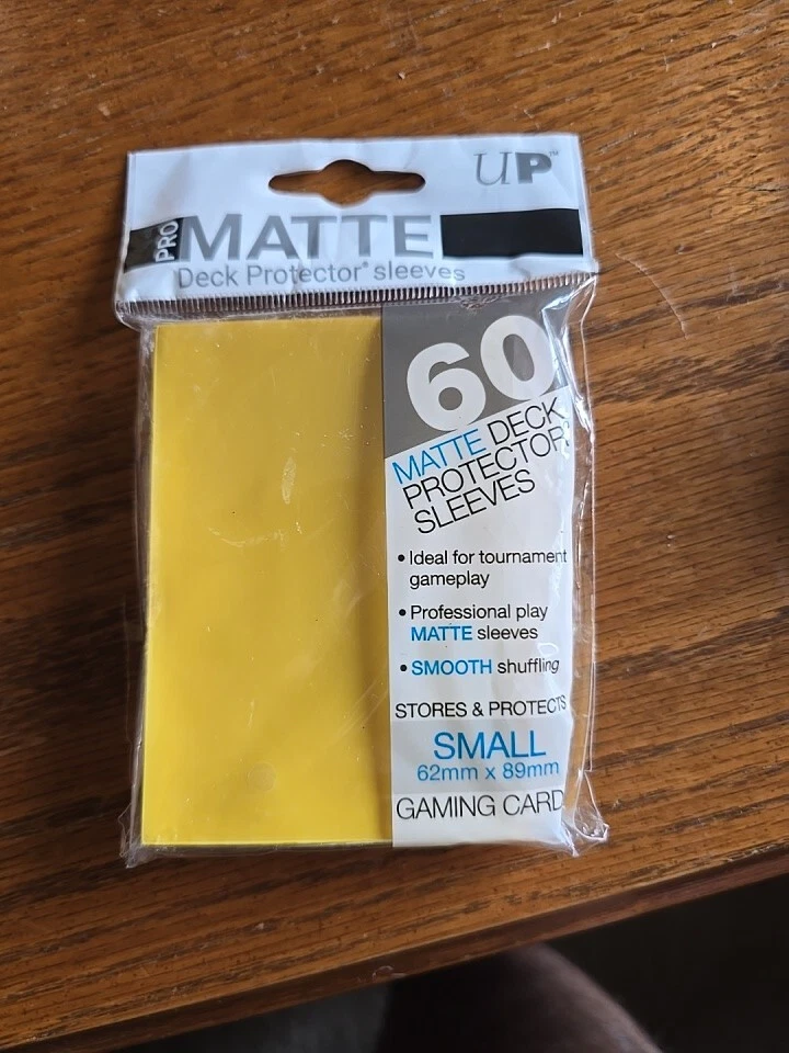 Suministros para tarjetas coleccionables - PROTECTORES DE MAZO ULTRA PRO - AMARILLO (paquete de 60 - tamaño pequeño Foto 1 de 1