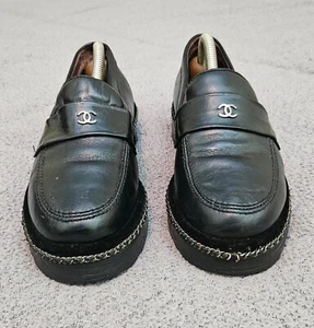 Chanel Crinkled Calfskin Velvet CC Chain Moccasin Loafers Size 35 EU - Picture 1 of 15