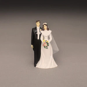 1:18 Scale Dolls House Miniatures Accessories Wedding Bridegroom Bride Ornaments - Picture 1 of 5