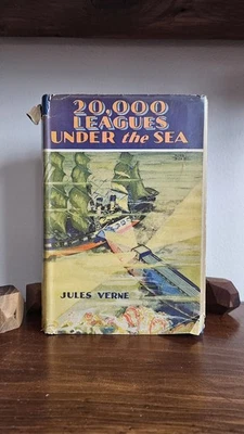 1917 20,000 LEAGUES UNDER THE SEA by Jules Verne Vintage Grosset & Dunlap - Image 1 of 4