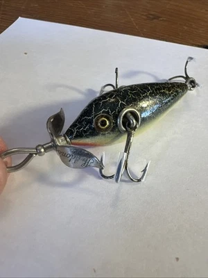 SEÑUELO DE PESCA HEDDON-DOWAGIAC #20 MADERA MINNOW GANCHOS LATERALES OJOS DE VIDRIO CRUJIENTE-BACK Foto 1 de 4