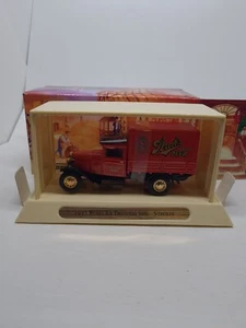 Matchbox Models of Yesteryear 1932 Ford AA Delivery Van Stroh's Beer YGB20 New - Picture 1 of 12