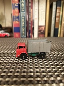 Matchbox LESNEY Superfast GMC TIPPER TRUCK No. 26 - Picture 1 of 6