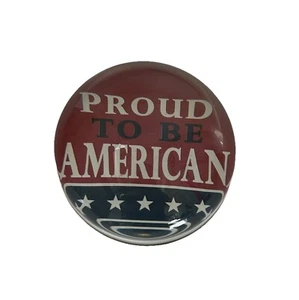 Patriotic Red, White & Blue Glass Paperweight "PROUD TO BE AMERICAN" - Imagen 1 de 6