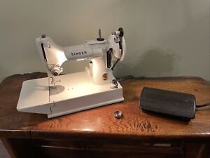 Vintage Singer 221k Featherweight Sewing Machine w/ Foot Pedal White WORKS Read