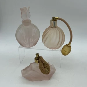 Botellas de perfume de vidrio esmerilado rosa vintage atomizadores satinados **Leer - Imagen 1 de 24