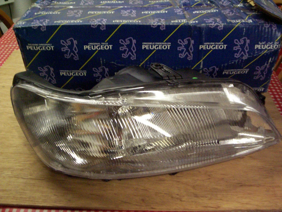 Peugeot 306 год 97-99 подлинный сменный блок фары O/S (6205.Q6) - Изображение 1 из 1