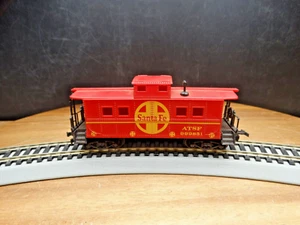 Life-Like HO Scale 33' Santa Fe ATSF 999851 Center Cupula Caboose w/ Chimney - Picture 1 of 6
