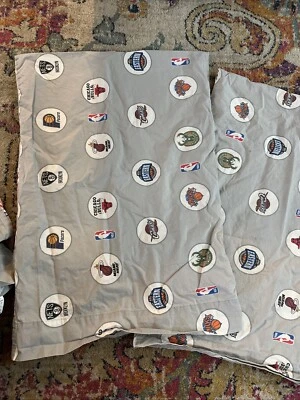 Conjunto de fronha de lençol plano Pottery Barn adolescente NBA Eastern Conference Queen PB infantil - Imagem 1 de 4