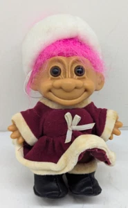 Muñeca Russ Troll de Colección Alrededor del Mundo Rusia Pelo Rosa Ojos Marrones 5" - Imagen 1 de 15