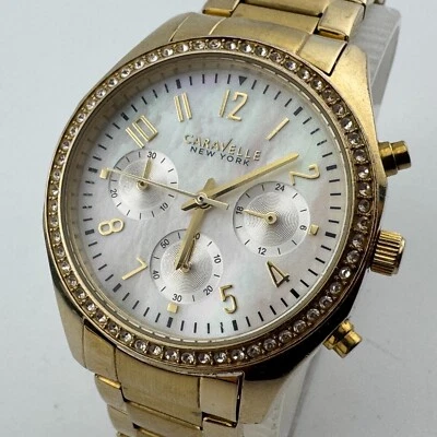 Reloj de Cuarzo Caravelle 44L114 Mujer Tono Dorado MOP Cronógrafo Batería Nueva 7" Foto 1 de 4