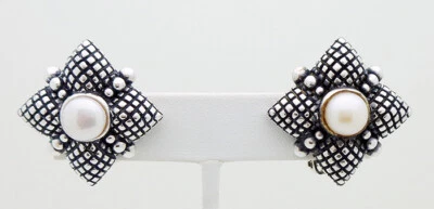 Pendientes de almohada de perlas cremosas con clip Estate Stephen Dweck en plata de ley Foto 1 de 4