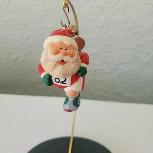 Hallmark Vintage Christmas Ornament 1982 Santa Runner Track No Box - Bild 1 von 6