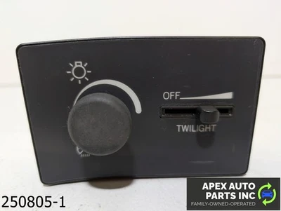 OEM 1992-1997 Cadillac Seville 4.6L FARO FARO LUZ INTERRUPTOR ANTINIEBLA Foto 1 de 4