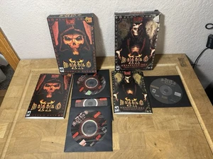 Diablo 2 - PC Game and Lord Of Destruction Expansion Bundle Blizzard - Picture 1 of 3